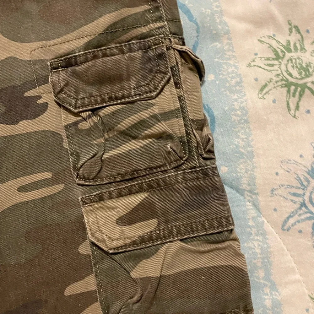 Wrangler Jeans Co. Camo Cargo Pants - Picture 3 of 9